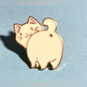 Smiling White Kitty Cat Enamel lapel Pin/ Brooch
